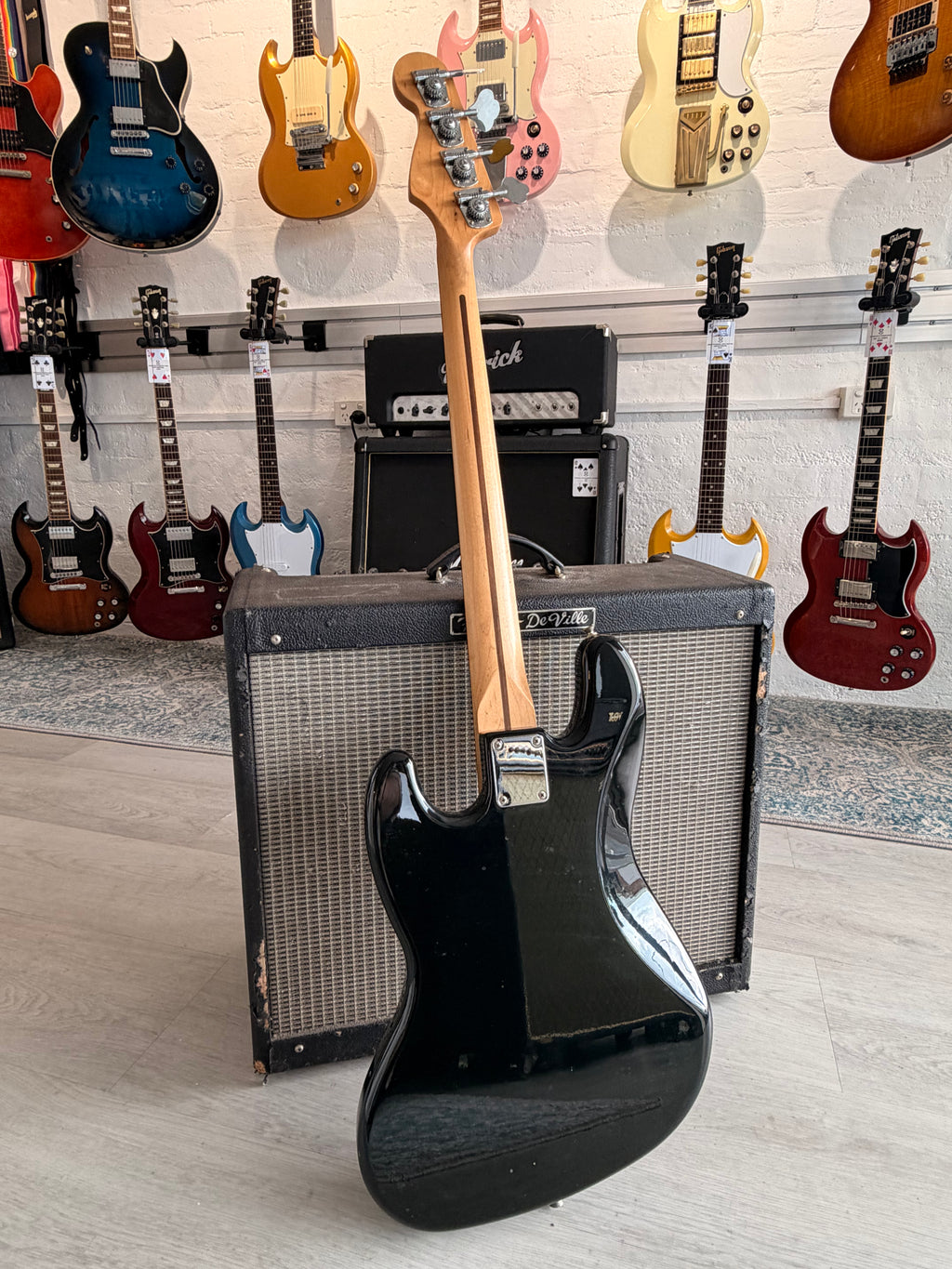 Fender Fretless Standard Jazz Bass Guitar